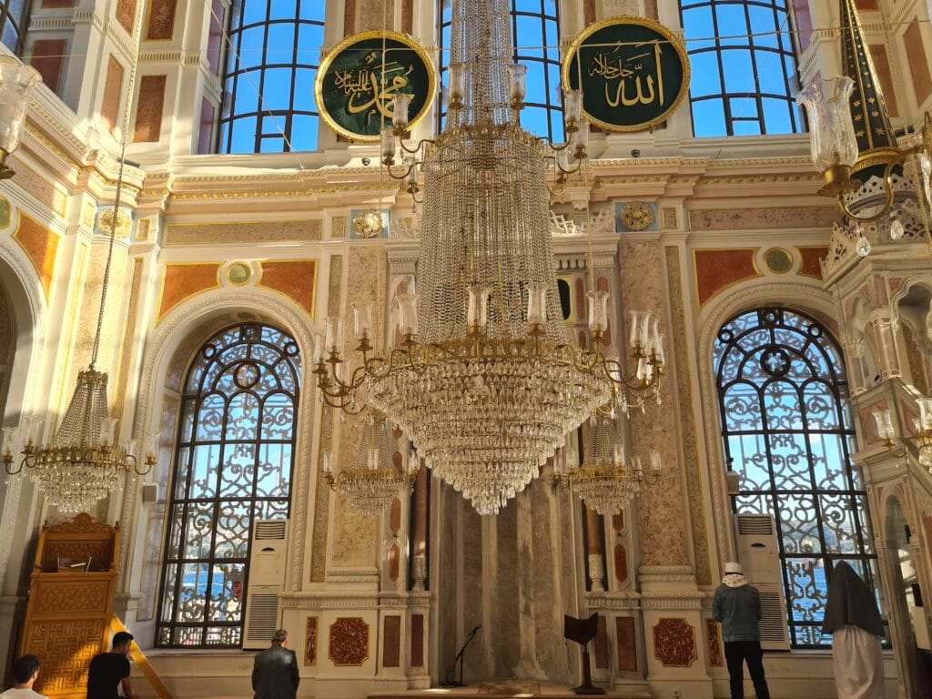  Veličanstvene džamije koje morate posjetiti u Istanbulu