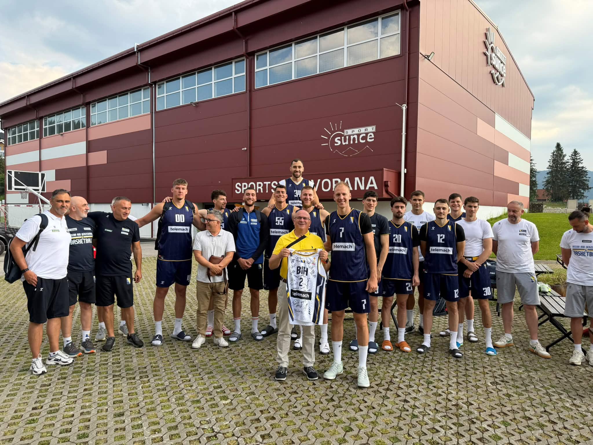 bh. košarkaši Košarkaška reprezentacija BiH počela pripreme s 12 igrača, danas stižu Atić i Lazić