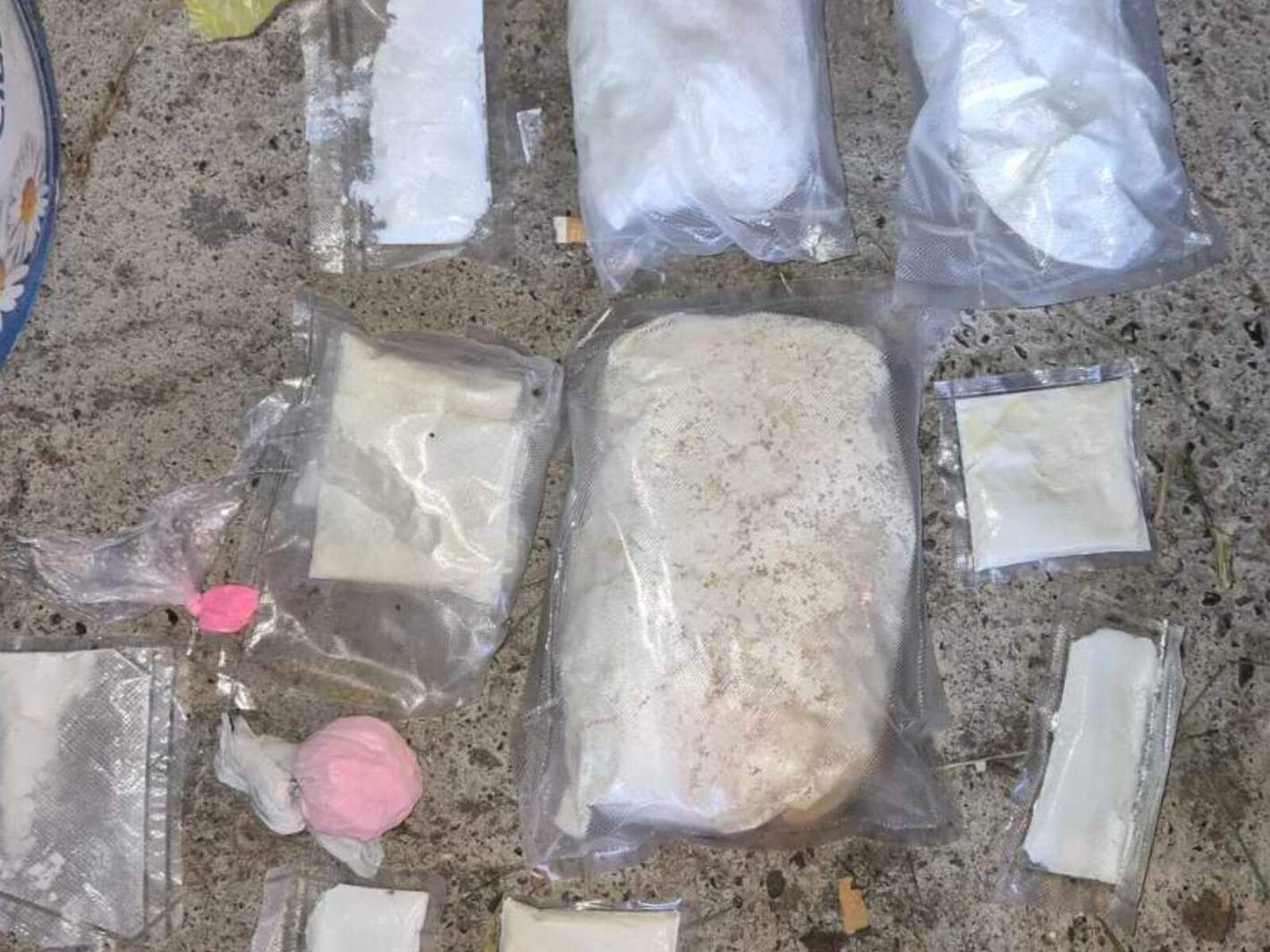 Pretresi u Gračanici zbog sumnje na neovlaštenu proizvodnju i promet opojnih droga