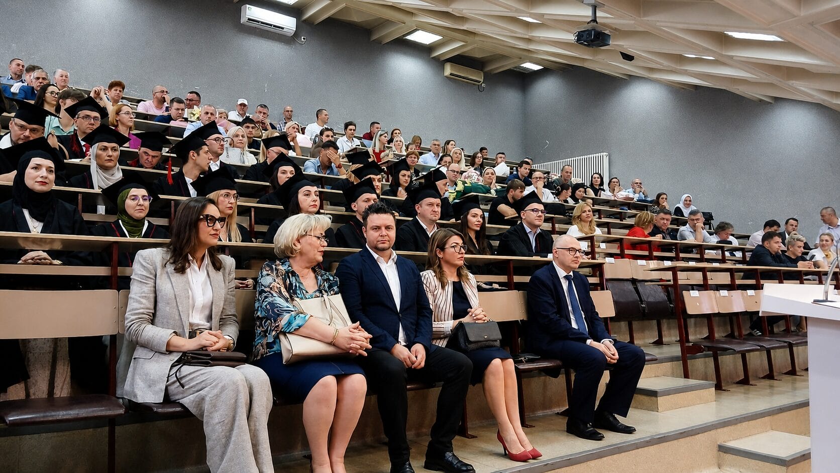 Univerzitet u Tuzli promovisao 28 novih doktora nauka