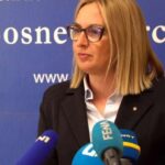 Kapo: Građanima dostupna pravna pomoć ukoliko se suoče sa problemima tokom isticanja zastave s ljiljanima kapo, ljiljani