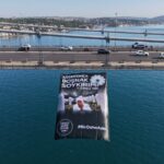 Sa mostova u Istanbulu poslana poruka da se genocid u Srebrenici ne smije zaboraviti