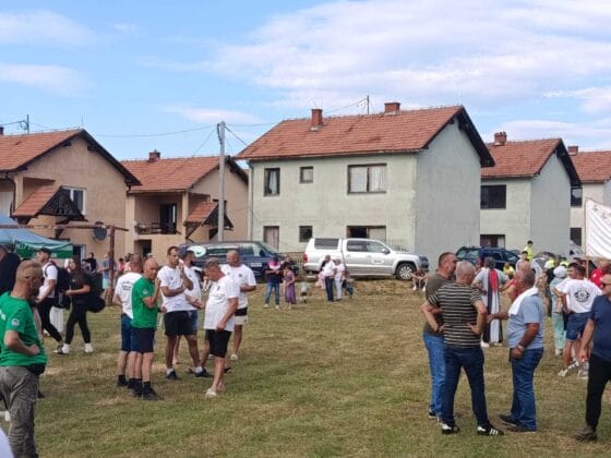Mar&scaron; mira 2026 počeo iz Nezuka: 6.500 učesnika krenulo prema Potočarima