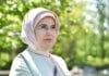 Emine Erdogan odala počast žrtvama genocida u Srebrenici: “Sjećanje je obaveza da se tama nikada ne ponovi”