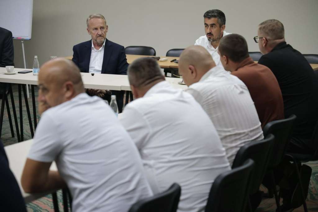 Bakir radnici Radnici Komunalnog Mostar dobili podršku Bakira Izetbegovića