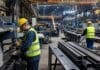 Industrijska proizvodnja u FBiH raste, ali brojke upozoravaju Industrijska proizvodnja u FBiH, radnici u hali metaloprerađivačke industrije