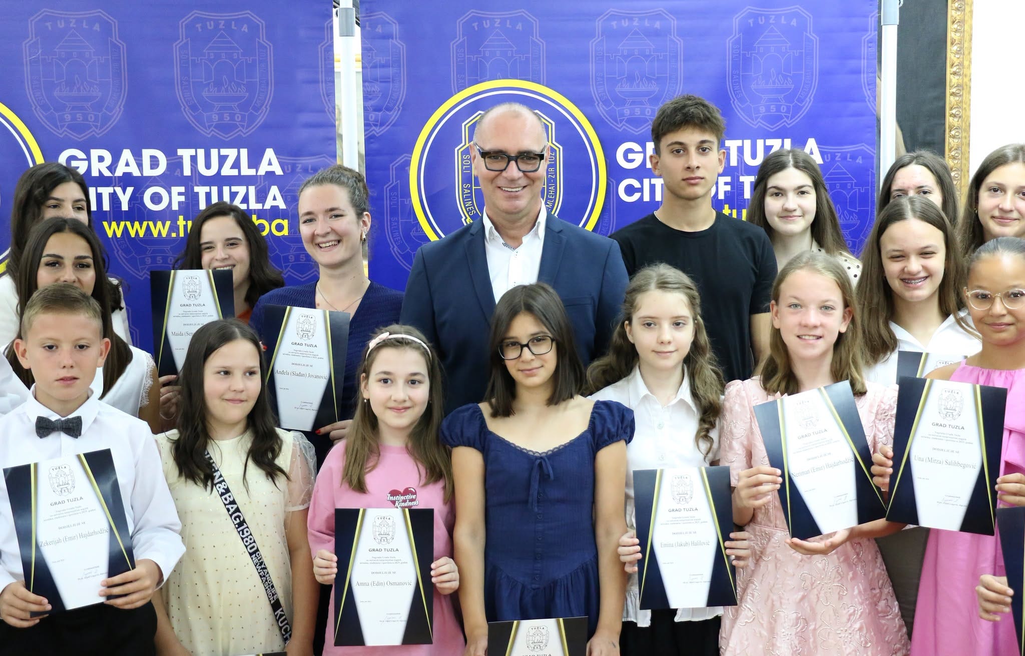stipendije Grad Tuzla nagradio učenike, studente i sportiste za natprosječne rezultate