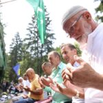 Brojni vjernici na tradicionalnoj dovi kod Djevojačke pećine u Kladnju