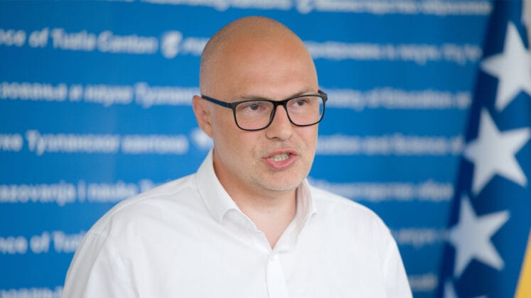 Ahmed Omerović, Auto&scaron;kole