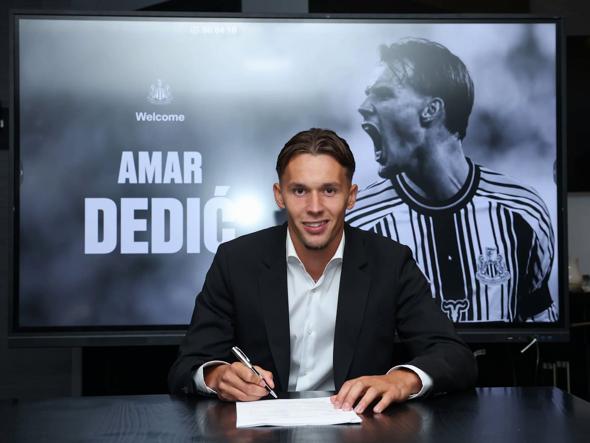 amar dedic Zvanično: Amar Dedić potpisao za Newcastle United