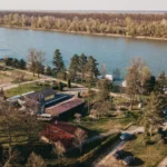 Nizak vodostaj Save stvorio brojne sprudove, upozorenje za plovidbu kod Brčkog Nizak vodostaj Save stvorio brojne sprudove, upozorenje za plovidbu kod Brčkog
