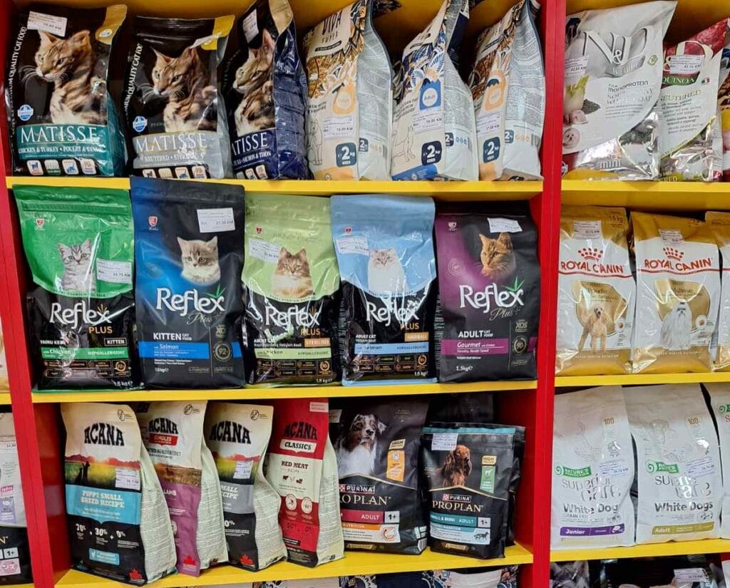 Hrana za pse i mačke u Pet Shopu Moja Maza