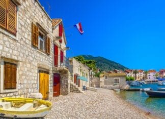 Mamma Mia na Visu: Filmske lokacije koje vrijedi otkriti ovog ljeta Mamma Mia na Visu: Filmske lokacije koje vrijedi otkriti ovog ljeta