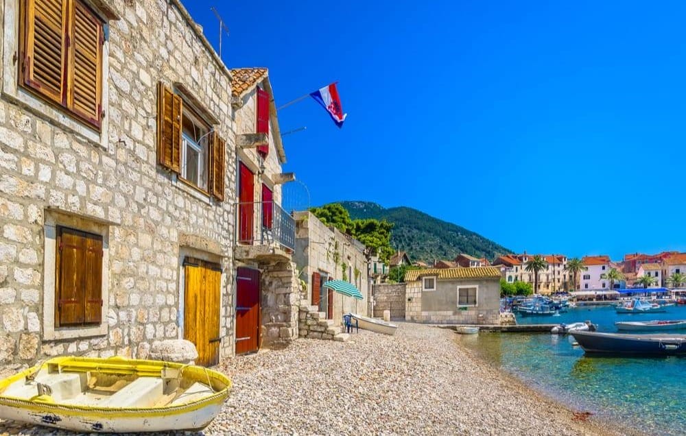 ilustracija VIS 1 Mamma Mia na Visu: Filmske lokacije koje vrijedi otkriti ovog ljeta