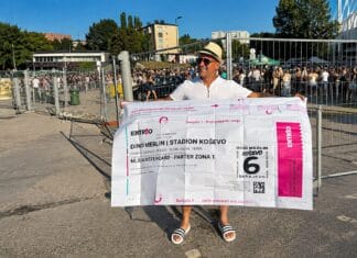 Neobična ulaznica za koncert Dine Merlina privukla pažnju Neobična ulaznica za koncert Dine Merlina privukla pažnju