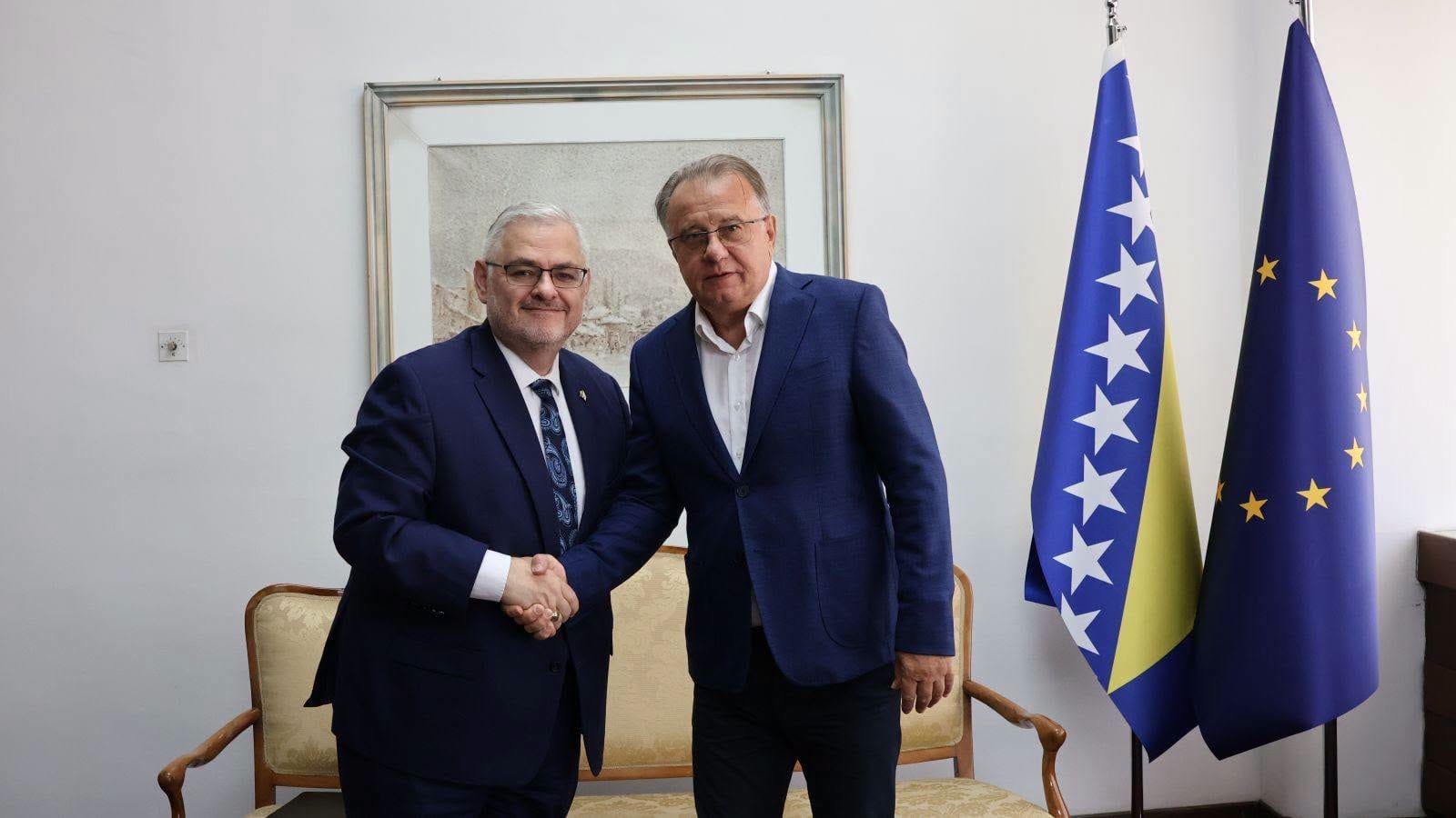 nikšić i chrisrock Nikšić i Crishock razgovarali o stabilnosti BiH i modernim tehnologijama na izborima