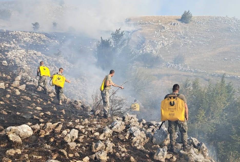 os bih Oružane snage BiH i danas gase požare u Bosanskom Grahovu i Nevesinju