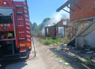 Požar u Špionici: Gorjeli nisko rastinje i napušteni objekt Požar u Špionici: Gorjeli nisko rastinje i napušteni objekt