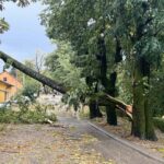 Snažno nevrijeme pogodilo Prnjavor, oštećen i krov osnovne škole