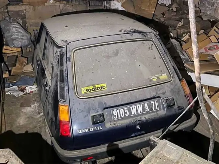 renault 5 Renault 5 proveo više od 40 godina u garaži, sada vrijedi pravo bogatstvo