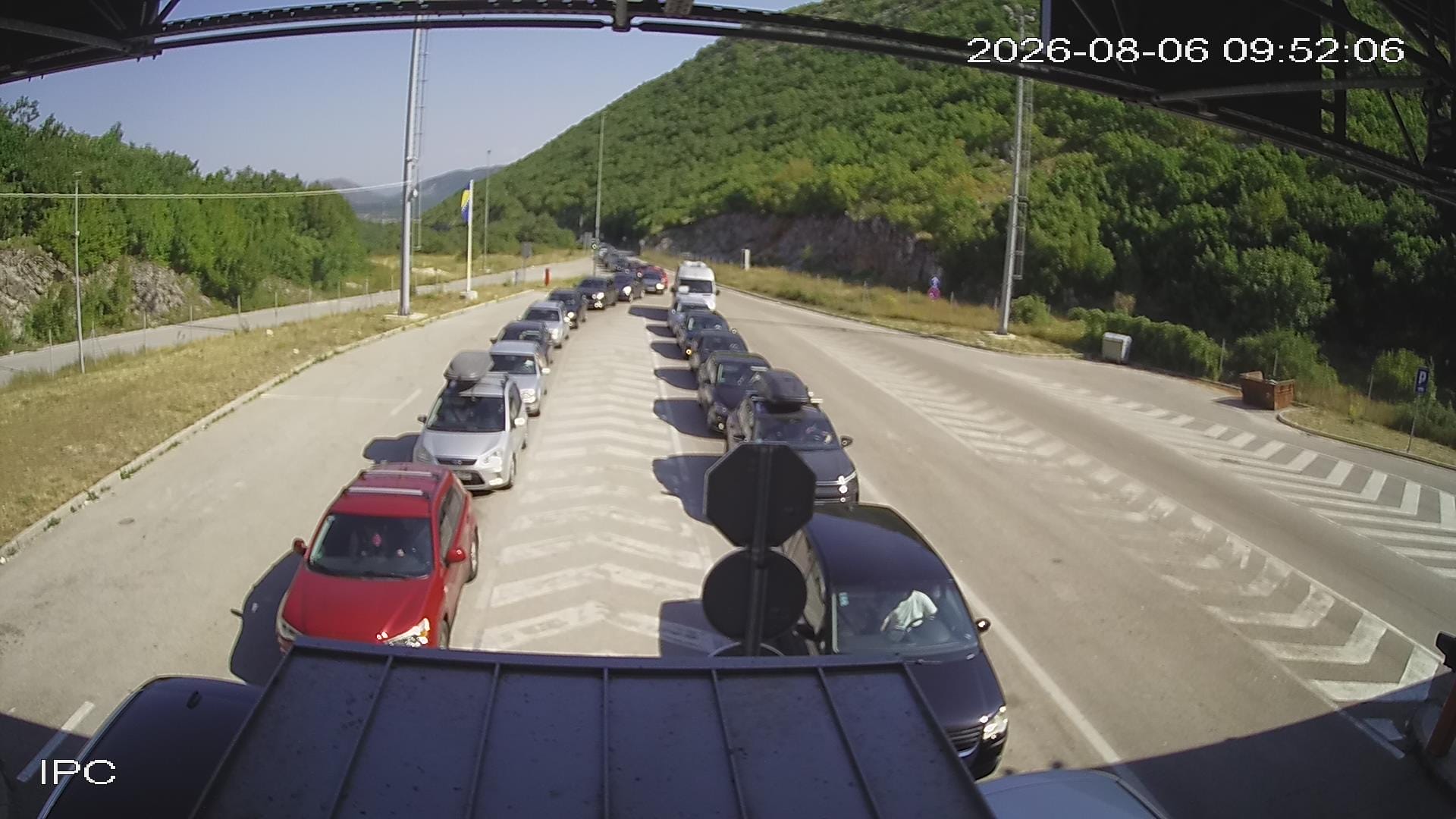 slika (1) Gužve na izlazu iz BiH: Pojačan promet na nekoliko graničnih prelaza