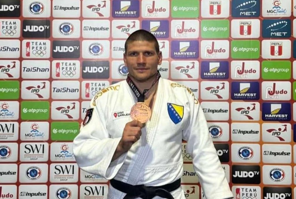 toni miletić Toni Miletić osvojio bronzu u Limi i nastavio put prema Olimpijskim igrama