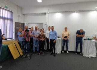 Prva izložba graditelja gudačkih instrumenata održana u Domu mladih Tuzla Izložba gudačkih instrumenata