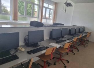 Više od 70 škola u povratničkim sredinama dobilo opremu za pametne učionice