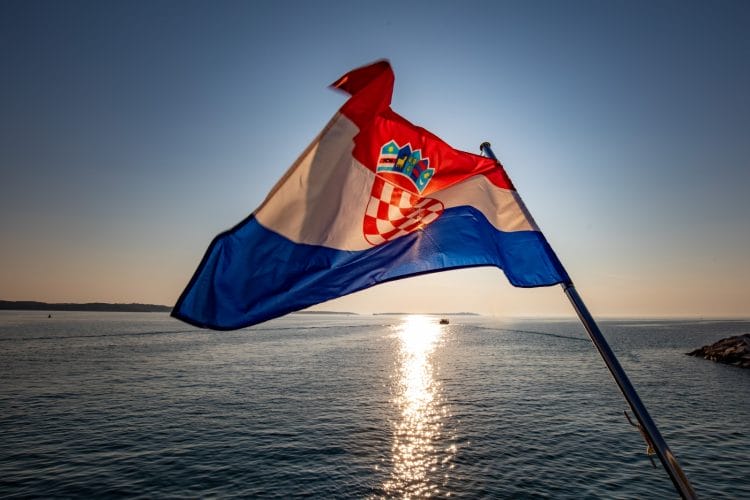 Hrvatska uvodi posebne vize za vozače iz zemalja izvan EU Hrvatska uvodi posebne vize za vozače iz zemalja izvan EU