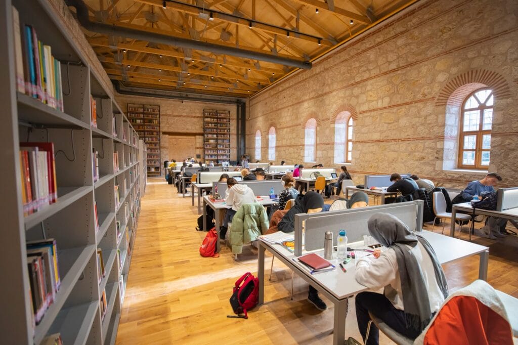 Rami biblioteka u Istanbulu