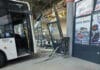 Nesreća u Živinicama: Iz UKC-a Tuzla se oglasili o stanju povrijeđenih Autobus udario u autobusku stanicu u Živinicama, povrijeđene tri osobe