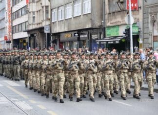 Sarajevom prošao defile policijskih snaga, obilježeno 35 godina od mobilizacije policije RBiH