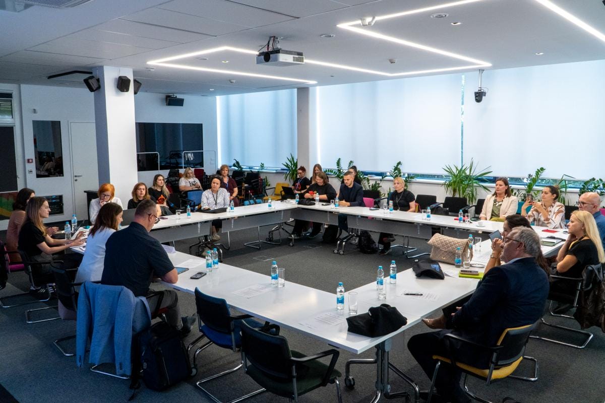 Stručni forum u Sarajevu: Preživjele traže odgovornije medijsko izvještavanje o nasilju Stručni forum u Sarajevu: Preživjele traže odgovornije medijsko izvještavanje o nasilju
