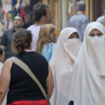 Zabrana burki i nikaba u školama: Italija uvodi kazne do 1.000 eura