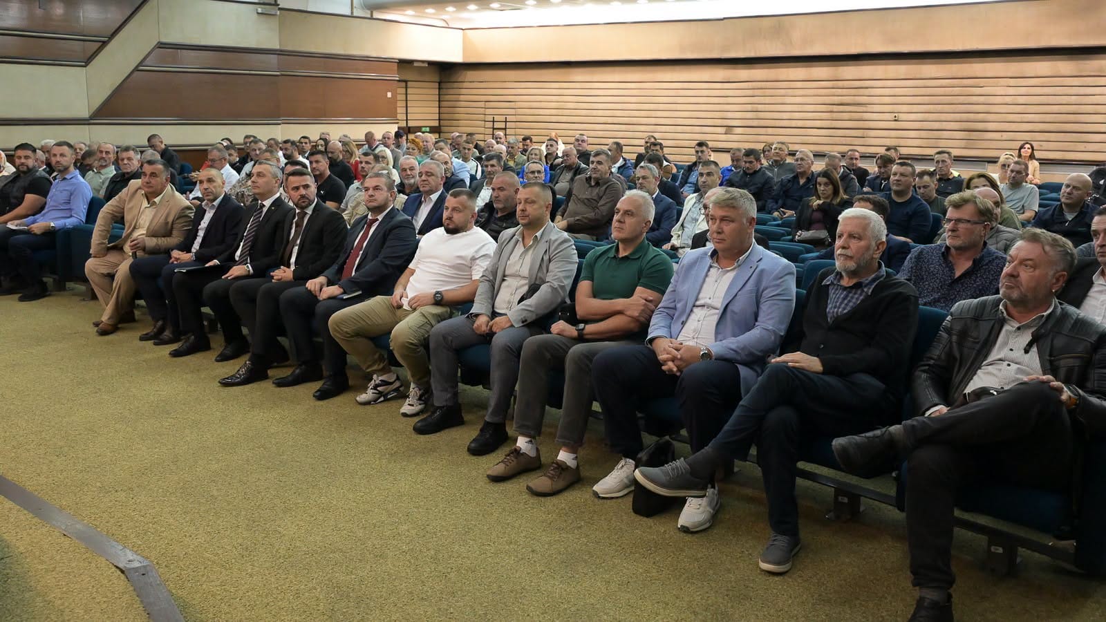 povratnici ugovori Za očuvanje radnih mjesta povratnika izdvojeno više od 1,6 miliona KM