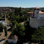 Gradačac: Od Kule Zmaja od Bosne do jezera i okusa šljive Gradačac: Od Kule Zmaja od Bosne do jezera i okusa šljive