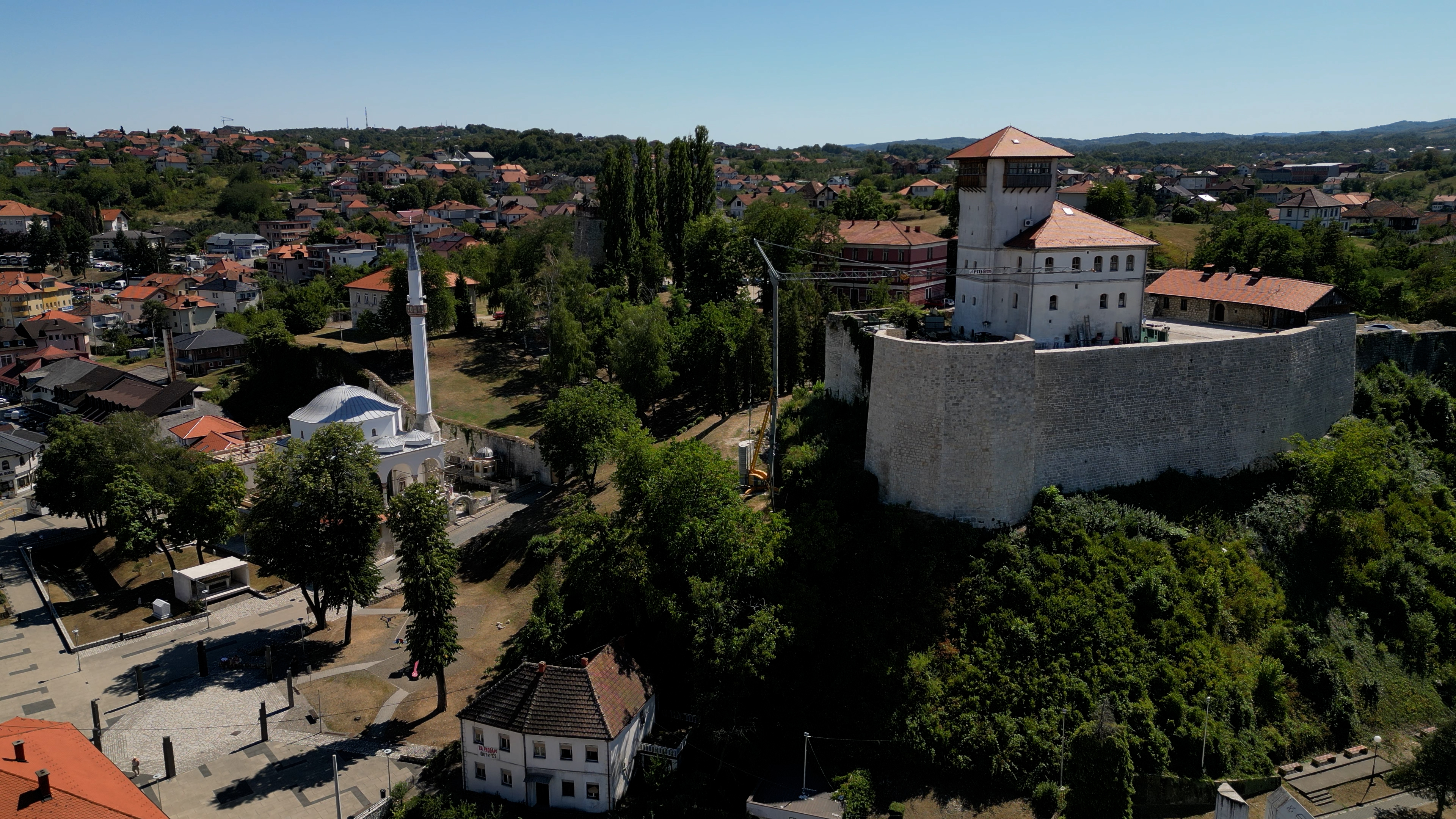 GRADACAC (8) Gradačac: Od Kule Zmaja od Bosne do jezera i okusa šljive