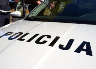 Udes autobusa na putu Tuzla–Sarajevo, 11 osoba zatražilo medicinsku pomoć