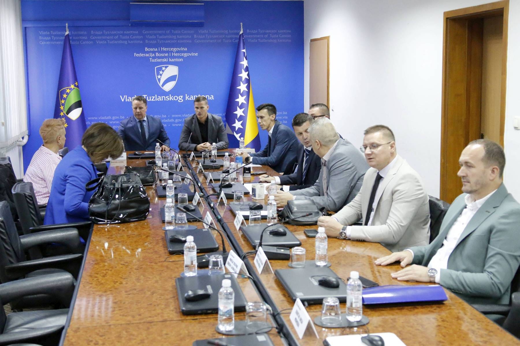 Potpisivanje ugovora 01 01 10 2026 Više od devet miliona KM za nove projekte vodosnabdijevanja u TK