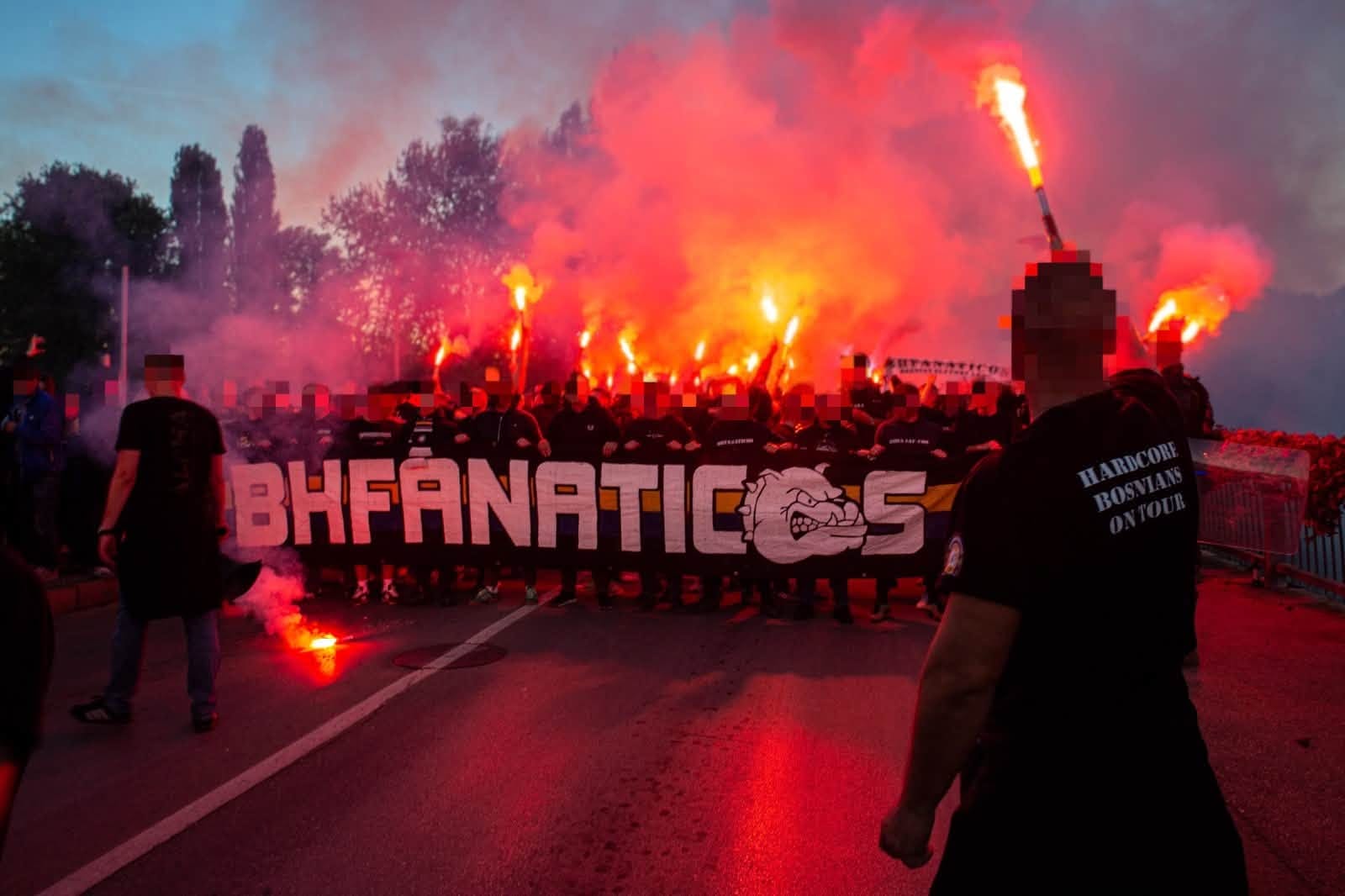 bh fanaticosi BH Fanaticosi u korteu krenuli prema Bilinom polju, Zenicom odjekuje pjesma