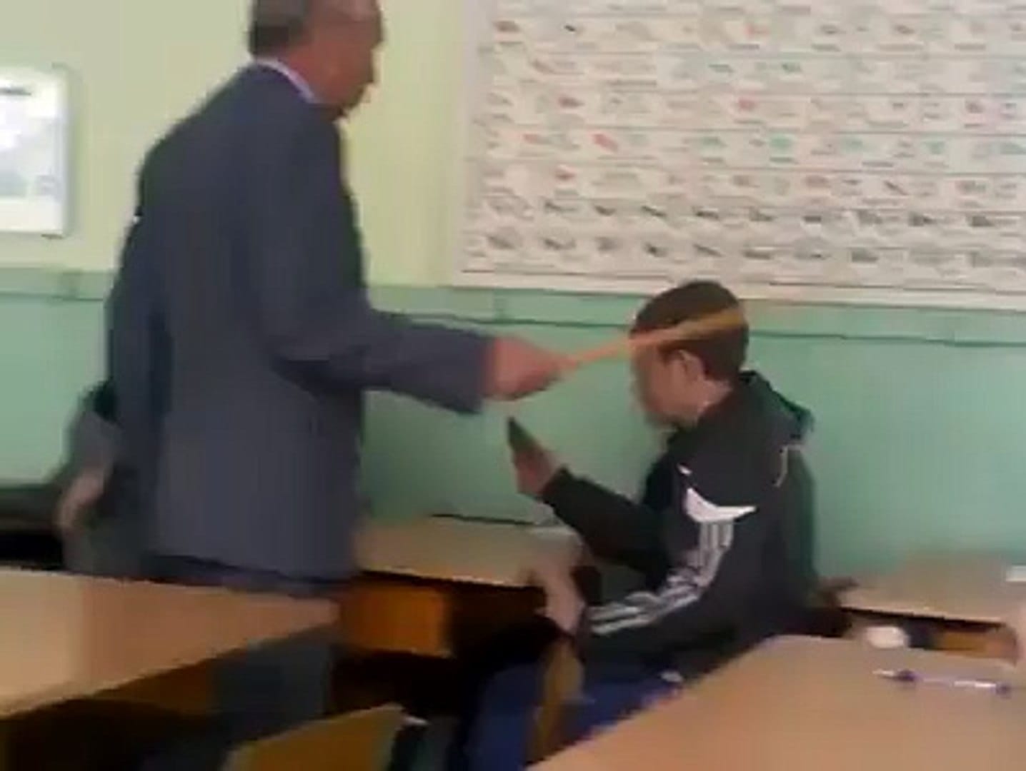 nastavnici učitelji Danska predlaže fizičko obuzdavanje učenika u školama