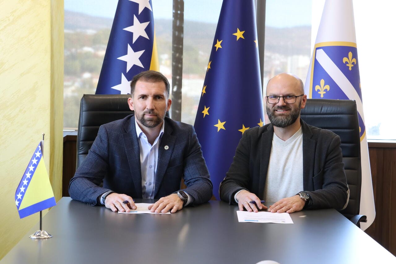 Delić i Garibija potpisali memorandum: Veća podrška porodicama i djeci