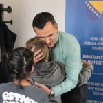 Mališani iz Doma u Tuzli posjetili resorno ministarstvo Mališani iz Doma u Tuzli posjetili resorno ministarstvo