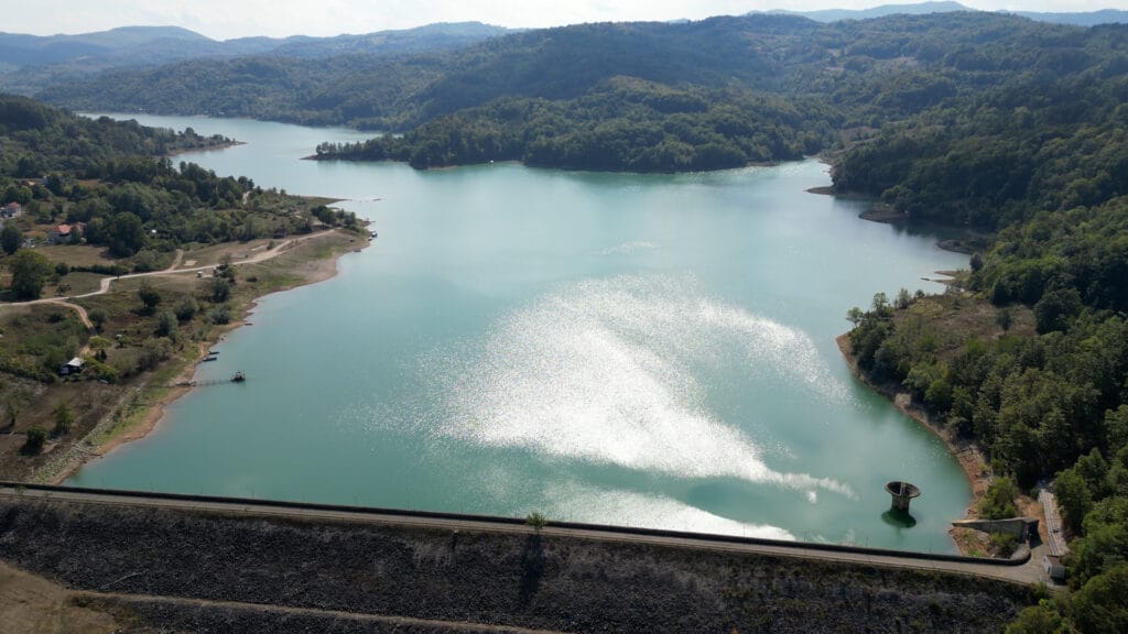 Tuzlanski kanton: Od slanih jezera do tvrđava, planina i domaćih okusa