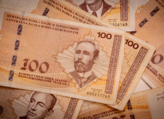 Utvrđena osnovica za obračun plata u institucijama BiH za 2027. godinu "novac, novčanice, novci,KM, marke"