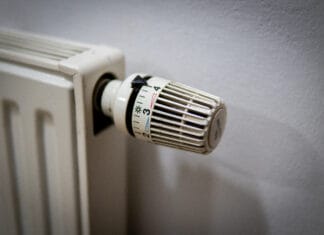 Pet znakova da vaši prozori gube toplotu i povećavaju troškove grijanja Grijanje, radijator, toplota, centralno grijanje,