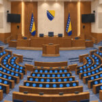 Opći izbori 2026 u BiH, ilustracija skupštinske sale sa mjestima zastupnika
